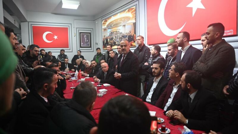 Bursa Büyükşehir Belediye Başkanı Alinur Aktaş, beraberindeki Osmangazi Belediye Başkanı