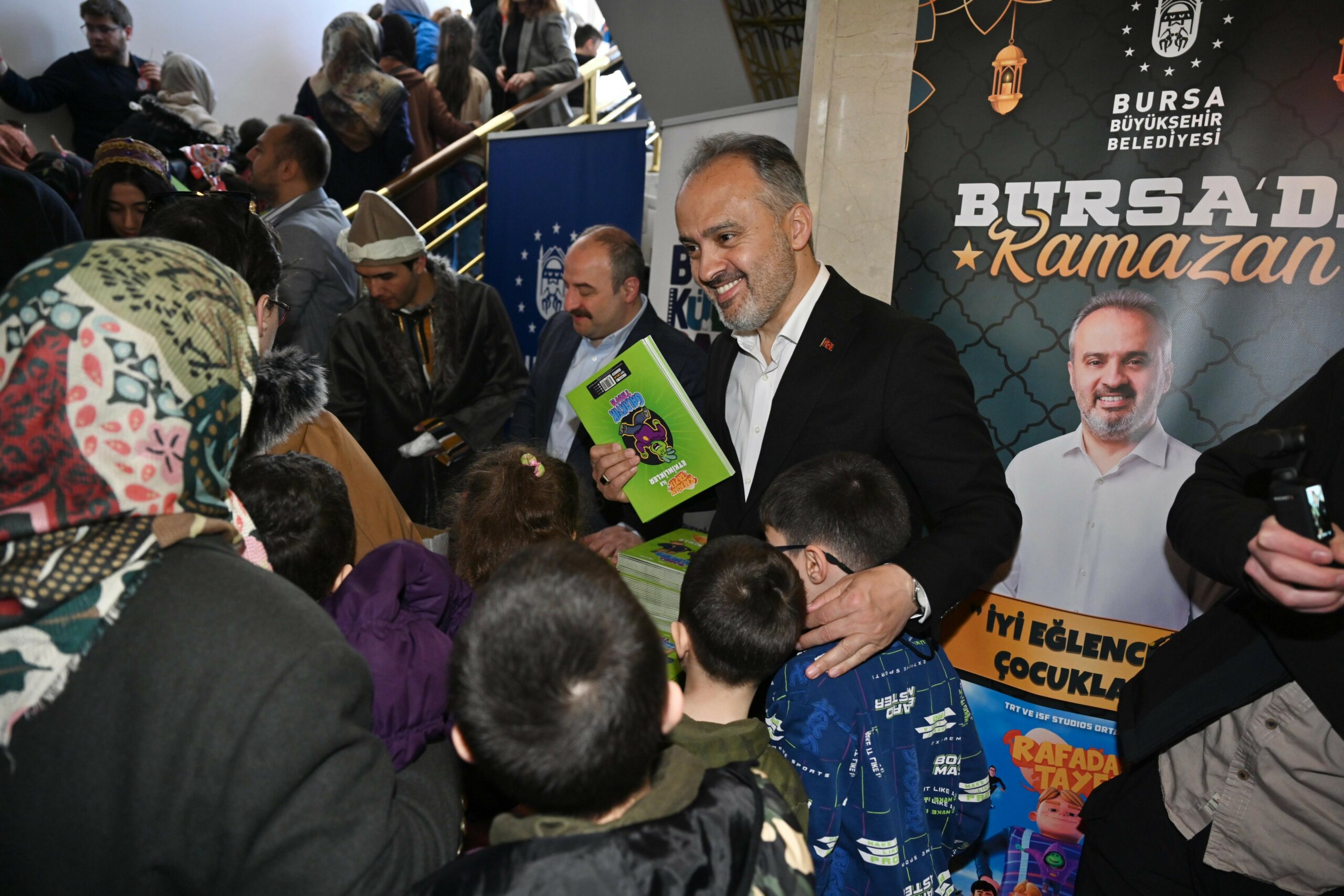 Bursa’da çocuklar Hayrimatör ile eğlendi