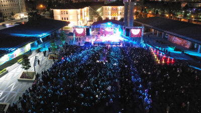 Bursa’nın yeni meydanı ramazanda da doldu taştı