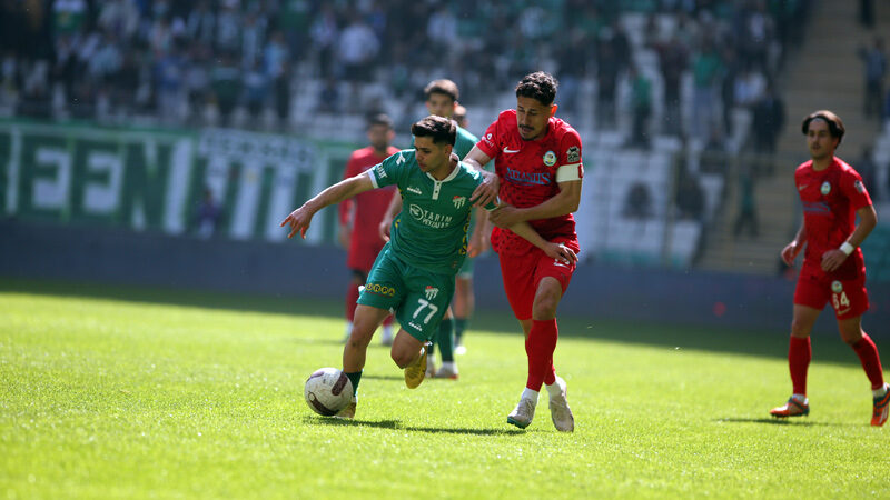 TFF 2. Lig'in 30. haftasında Bursaspor 2-0 öne geçtiği maçta