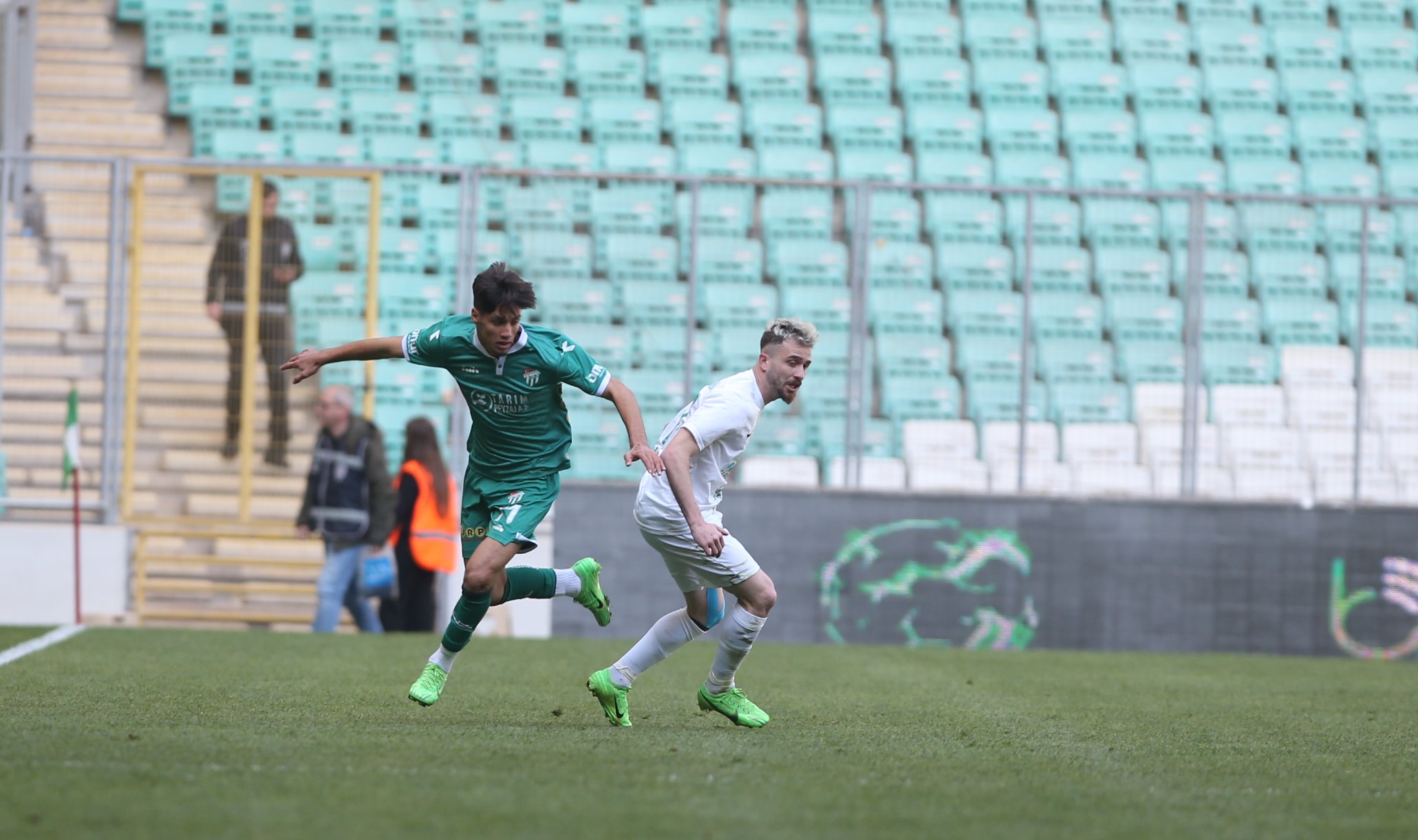 Bursaspor’da 15 yıl 7 ay 11 günle tarihe geçen isim!