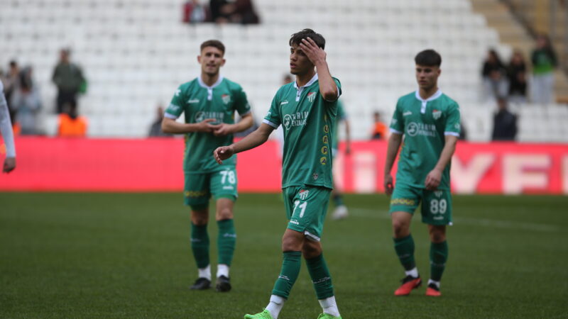 Bursaspor, evinde Kırklarelispor karşısında büyük bir hüsran daha yaşattı. Olay