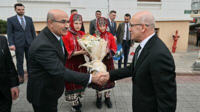 Bakan Şimşek, Bursa’da! Valilik ve Büyükşehir’e ziyaret