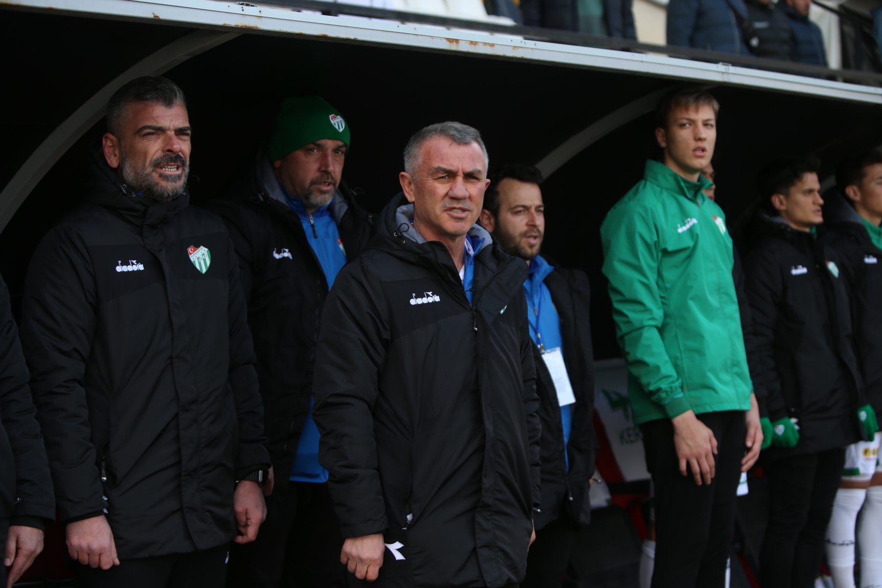 Bursaspor’un başında sahaya kim çıkacak?