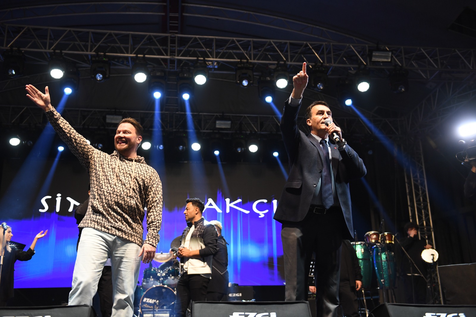 Bursa’nın yeni meydanında Sinan Akçıl coşkusu