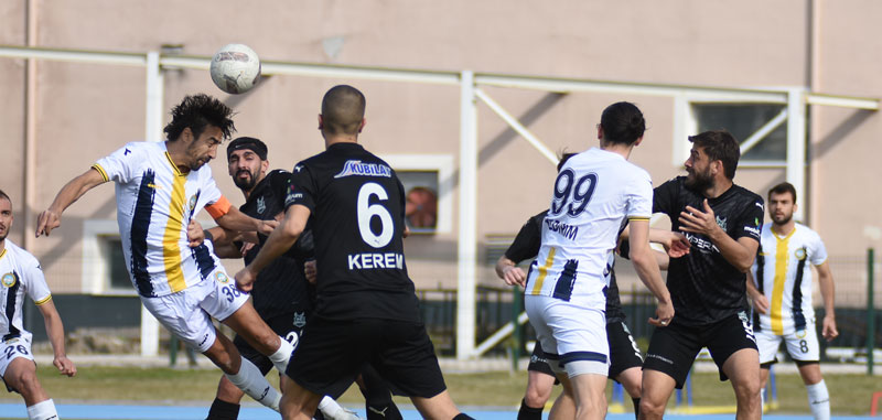 Kafkasspor 1 puanla yetindi Kafkasspor 1 puanla yetindi