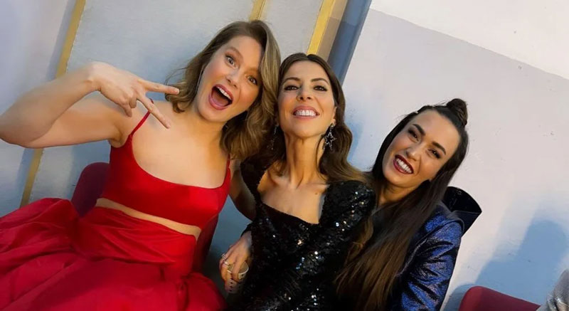 Burcu Biricik’ten hamilelik pozları Burcu Biricik’ten hamilelik pozları