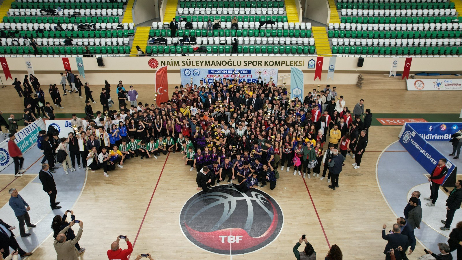 Yıldırım Belediyesi’nden okullara spor desteği Yıldırım Belediyesi’nden okullara spor desteği