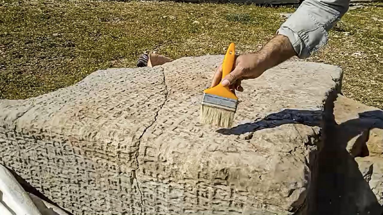 Köylüler buldu! 2100 yıllık yazıtta dikkat çeken mesaj