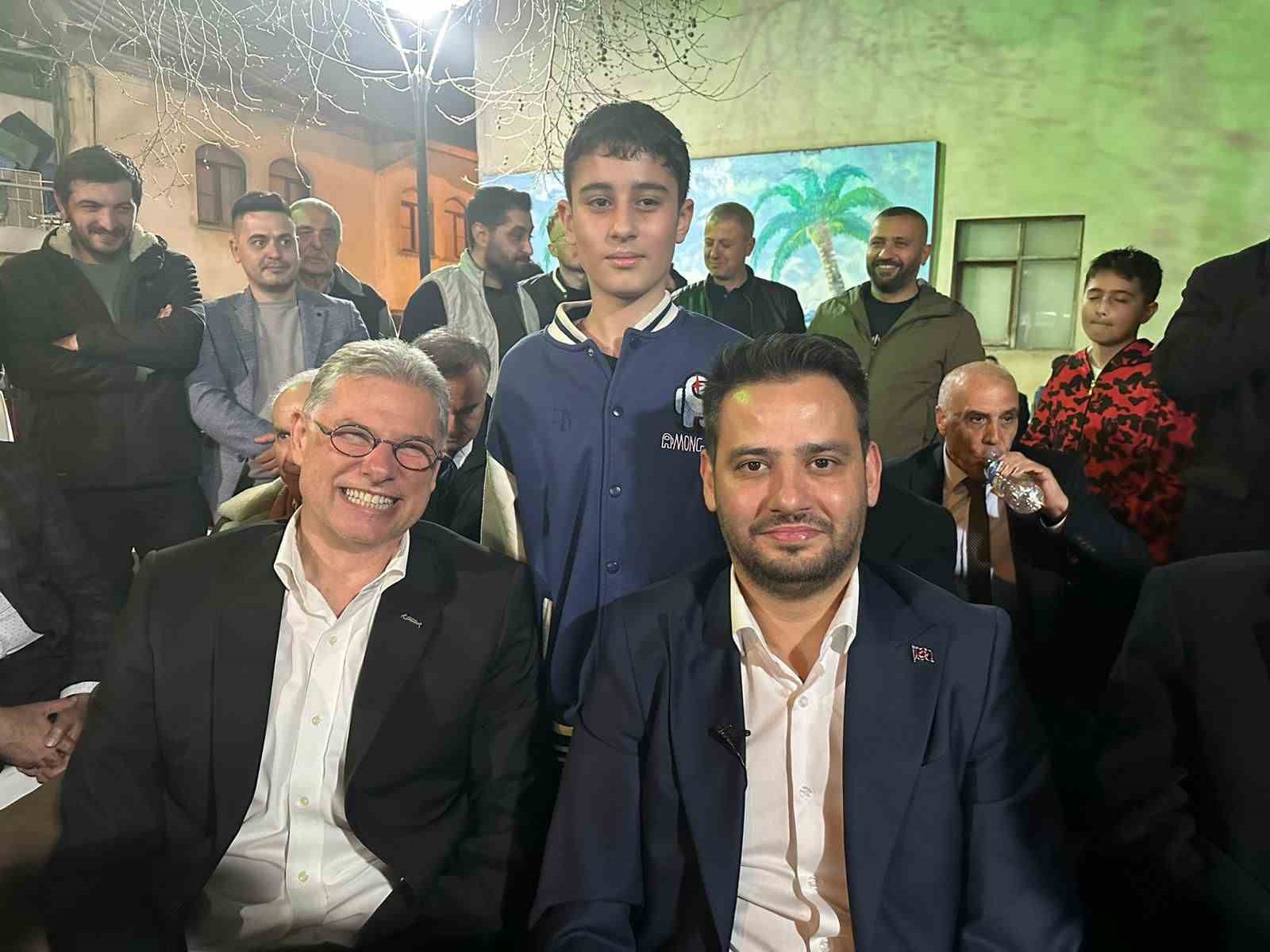 AK Parti ve CHP’nin Mudanya adayları iftarda bir araya geldi