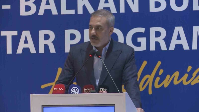 Bakan Fidan Bursa’dan seslendi: “Sizin stratejik vizyonsuzluğunuzun vebalini bölge ülkeleri olarak artık biz çekmeyeceğiz” Dışişleri Bakanı Hakan Fidan, Bursa’da Rumeli ve Balkan Türkleri ile