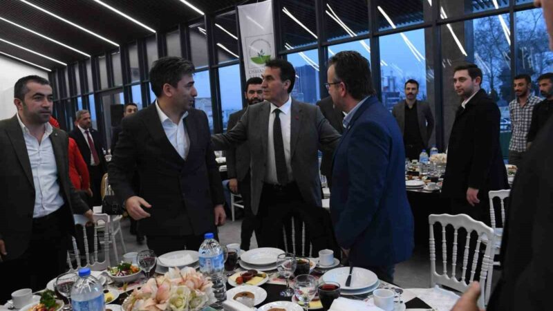 Başkan Dündar, MHP teşkilatıyla iftar yemeğinde buluştu