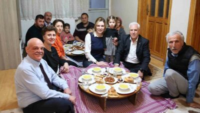 CHP Bursa Adayı Bozbey, Aydın ailesinin iftar sofrasına konuk oldu