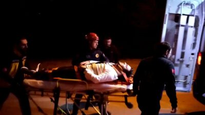 Bursa’da hafif ticari araç ile otomobil çarpıştı: 4 yaralı