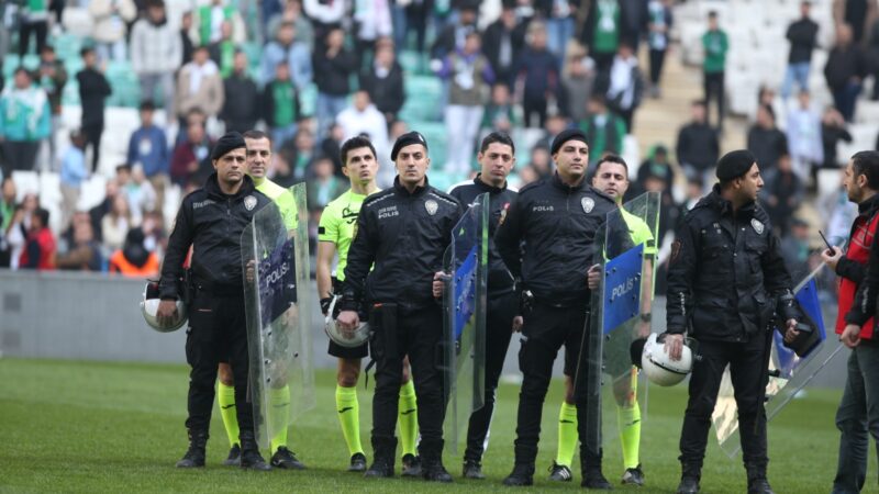 Bursaspor’u yakan hakemlerle ilgili flaş karar! Serik Belediyespor maçında verdiği ve vermediği kararlarla Bursaspor'u çileden çıkaran
