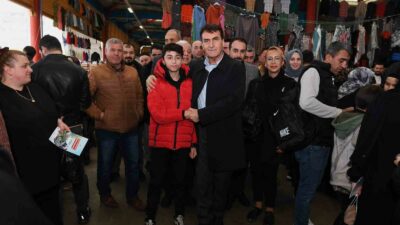 Başkan Dündar’a sevgi gösterisi