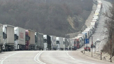 Edirne’de 19 kilometrelik TIR kuyruğu