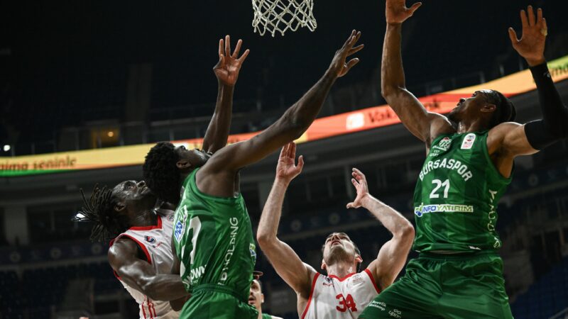 Bursa bu maç izlenir! Potanın Timsahları’nın konuğu Galatasaray… Yeşil beyazlılar Nilüfer TOFAŞ Spor Salonu’nda saat 15.30’da konuk edeceği