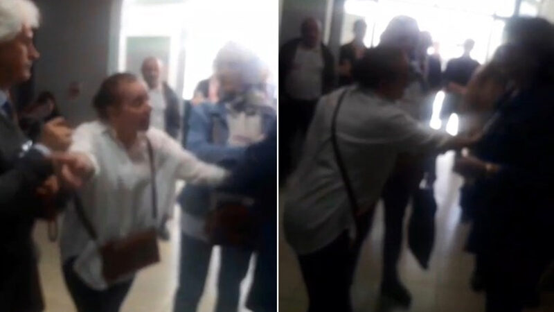 Bursa’da ‘muhtarlık pusulası’ tartışması Bursa’nın Gemlik ilçesinde okul kapısında, ‘muhtarlık pusulası’ dağıtımı sırasında yaşanan