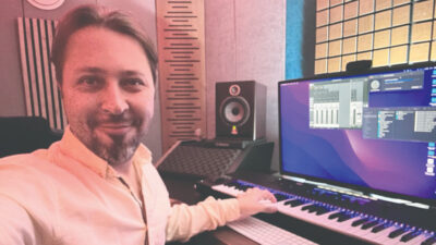 Bursalı şarkıcı iddialı dönüyor