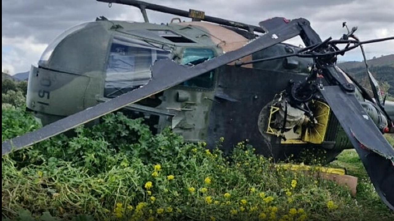 İzmir’de askeri helikopter zorunlu iniş yaptı