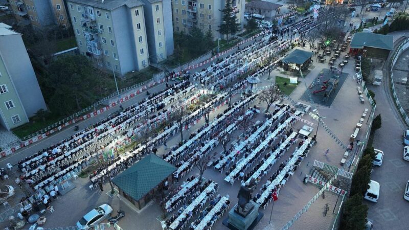 Kestel Belediyesi tarafından 6 bin kişinin katıldığı sokak iftarı düzenlendi.