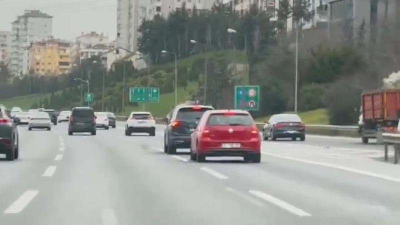 Trafikteki inatlaşma kazayla sonuçlandı