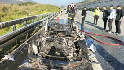 Yer: Bursa… Lüks araç alev alev yandı