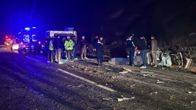 Zincirleme kaza: 3 ölü, 6 yaralı