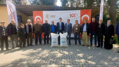 Bursa’da 17 çiftçiye yağlık aspir tohumu dağıtıldı
