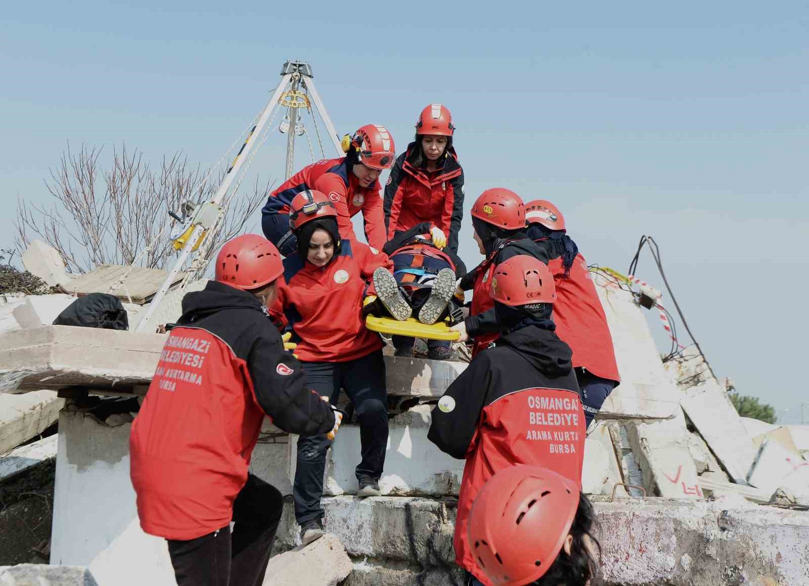 Yer: Bursa… Hem çalışıp hem hayat kurtarıyorlar