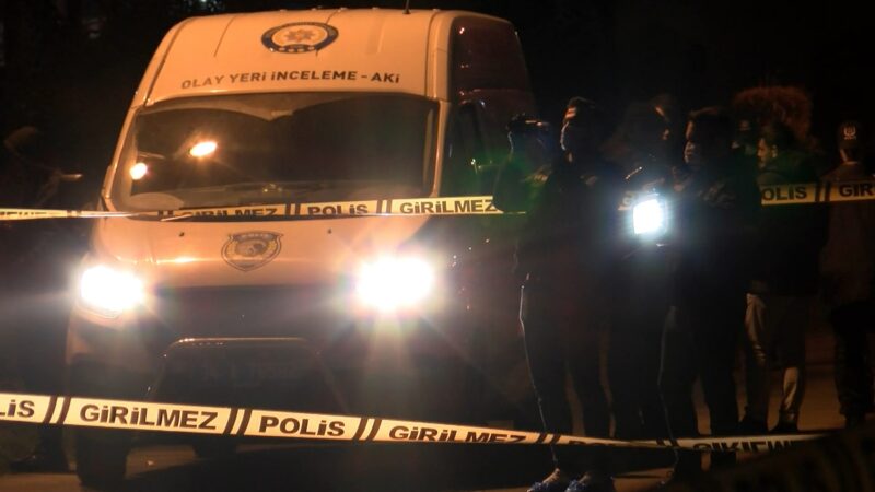 İstanbul Esenler'de, parkta çöp poşetinin içerisinde, poşete sarılmış cenin bulundu.