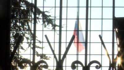 Rusya’nın İstanbul Başkonsolosluğu’nda bayraklar yarıya indirildi