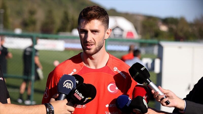 Fenerbahçe forması giyen Bursalı milli futbolcu İsmail Yüksek, ''Avrupa'da gitmek