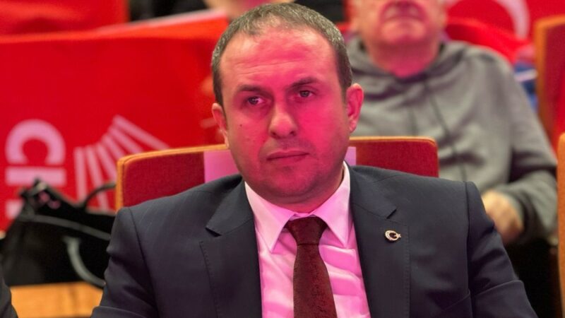 CHP’nin Yıldırım adayı Önder Mutlu projelerini anlattı CHP Yıldırım Belediye Başkan Adayı Mehmet Önder Mutlu, Barış Manço