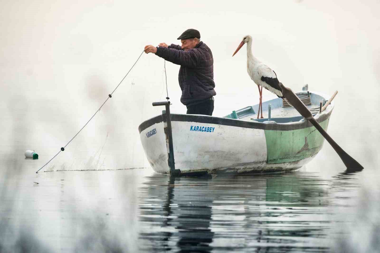 Yaren Leylek 13. kez Balıkçı Adem Amca’ya kavuştu Yaren Leylek 13. kez Balıkçı Adem Amca’ya kavuştu