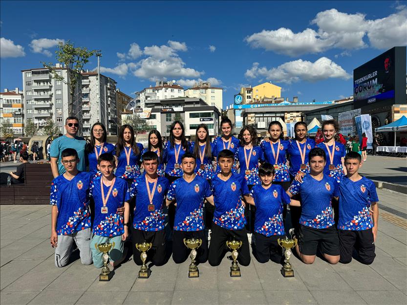 Milli takımın yarısı İnegöl’den