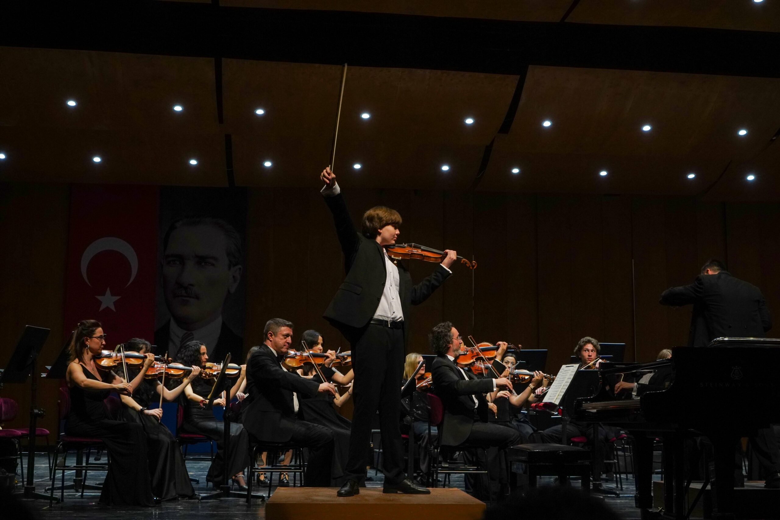 Bursa'da çocuk solist Kıvanç Sakder performansı ile beğeni topladı 2 2 3 scaled