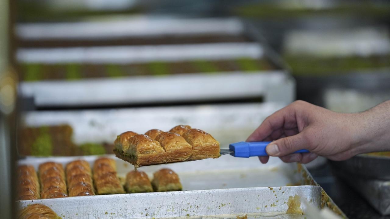 Baklavanın şekeri düştü