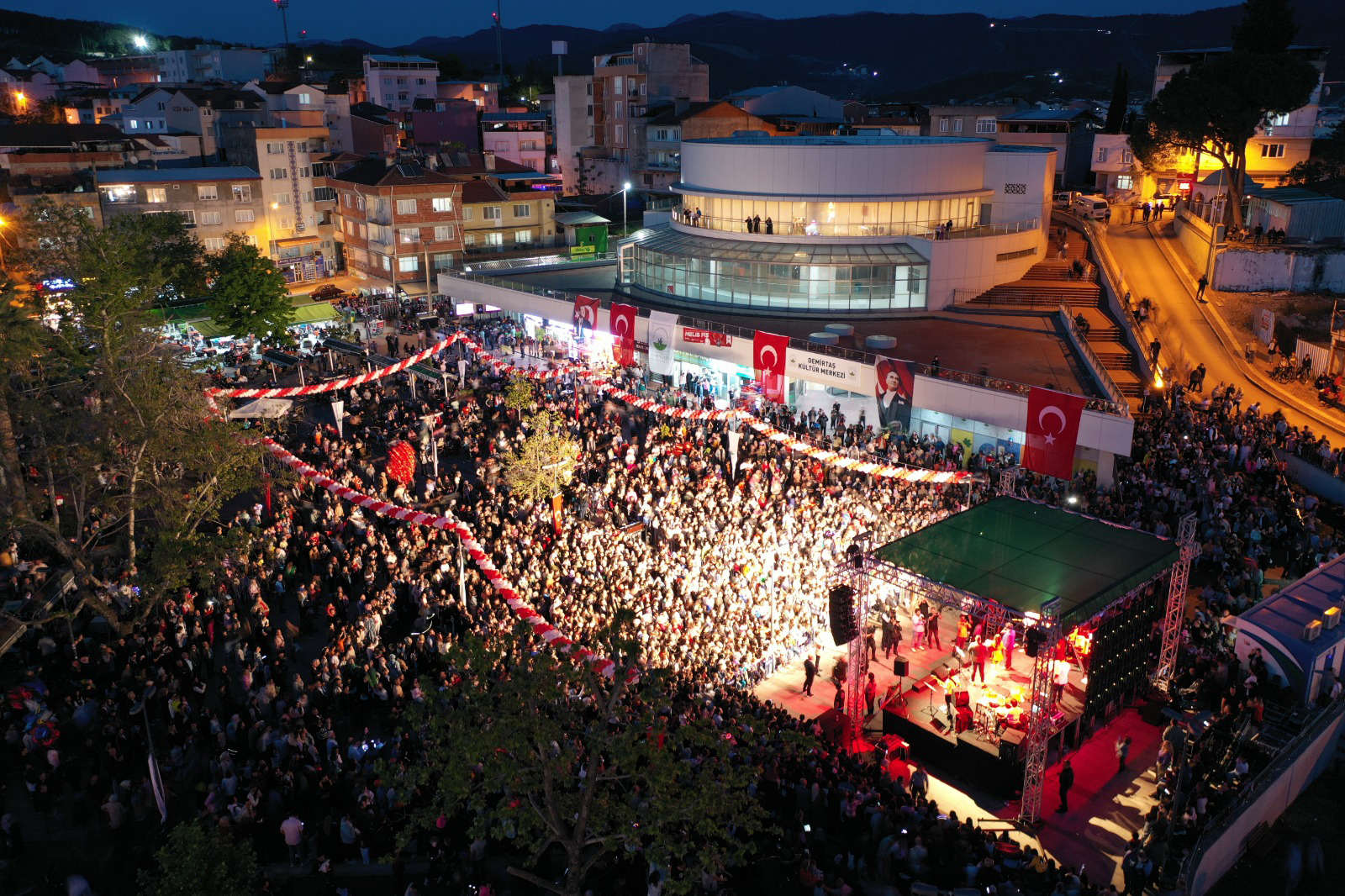 23 Nisan coşkusu Osmangazi’yi sardı