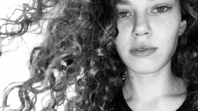 Alevli bikinisiyle yaktı geçti!