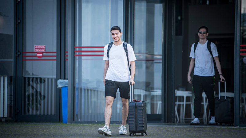 Bursa ekibi Şampiyonlar Ligi çeyrek final maçı için yola çıktı