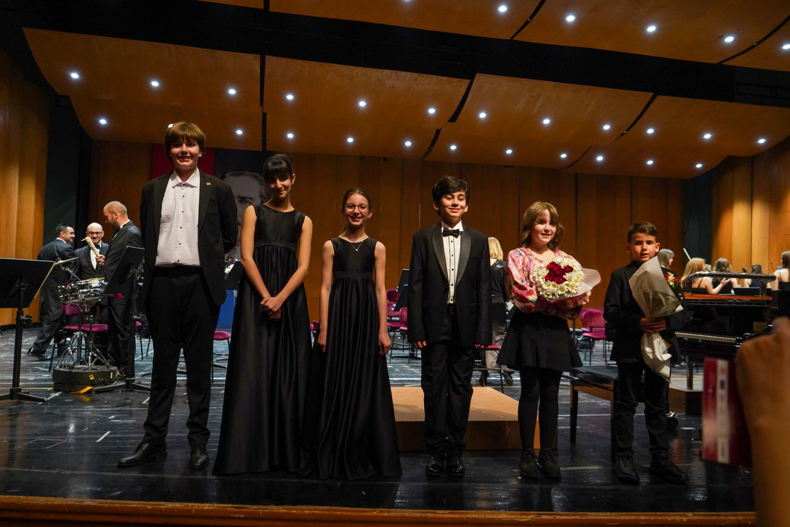 Bursa'da çocuk solist Kıvanç Sakder performansı ile beğeni topladı 4 3 5 scaled