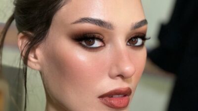 Çiçek Deniz iddialı pozlarıyla olay oldu!