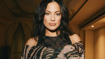 Dantelli elbisesiyle kıvrımlarını sergiledi!