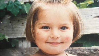 Güzel oyuncu çocukluk fotoğrafını paylaştı!