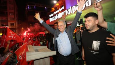 Bursa’nın bu ilçesi yeni başkanını bağrına bastı