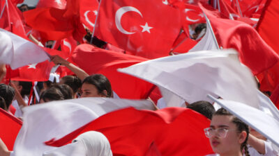 Spor camiasından 23 Nisan mesajları