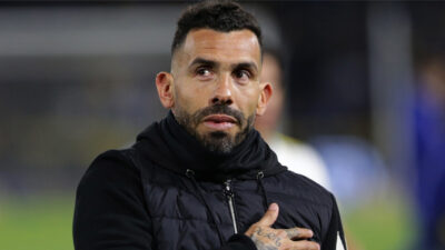 Carlos Tevez hastaneye kaldırıldı