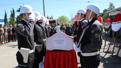 Görevi başında hayatını kaybeden polis memuruna veda